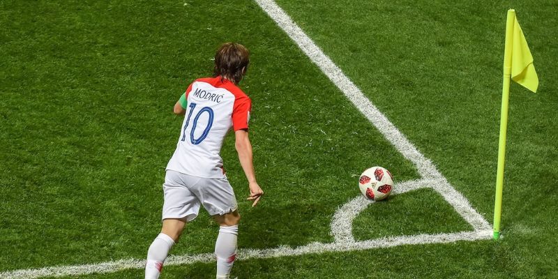 Hiểu cách đọc kèo phạt góc tại EE88 giúp người chơi đặt cược chính xác theo tổng, chấp hoặc hiệp đấu